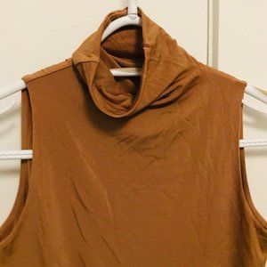 Lida Baday Sleeveless Turtleneck.